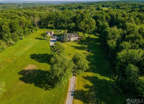 19 Allens Corner Rd, Flemington NJ  08822-5620 exterior