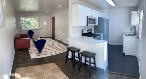 3391 Rosewood Dr, Pittsburgh, PA 15234-2546