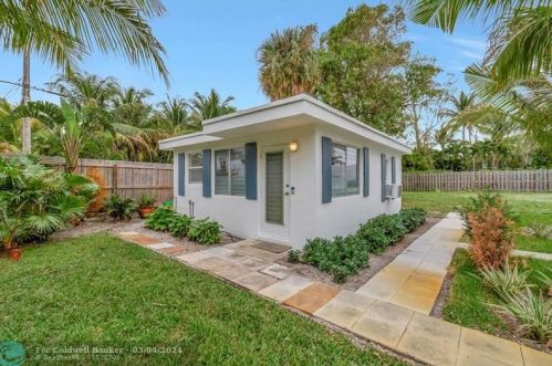 320 4 Ave, Delray Beach FL  33444-2717 exterior
