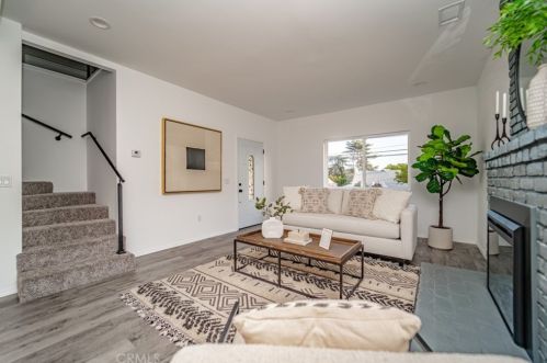 137 Altadena Dr, Altadena CA  91001-5104 exterior