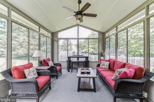 907 Quincy Dr, Yardley PA  19067-2902 exterior