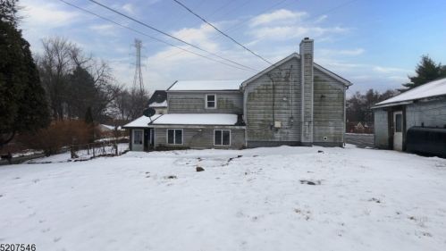 11 Ludlow St, Wharton, NJ 07885-1510