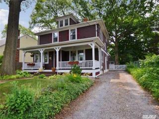 76 Oak St, Northport, NY 11768-2034