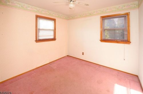 32 Winslow Pl, West Paterson NJ  07424-2924 exterior