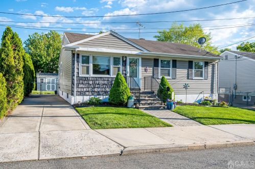 5 Olive St, Perth Amboy, NJ 08861-4517