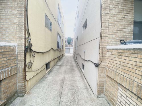 30-94 48th St, Long Island City NY  11105-1232 exterior