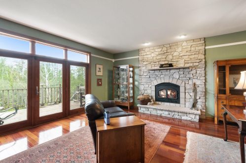 1016 Wallace Lake Rd, West Bend WI  53090-8943 exterior