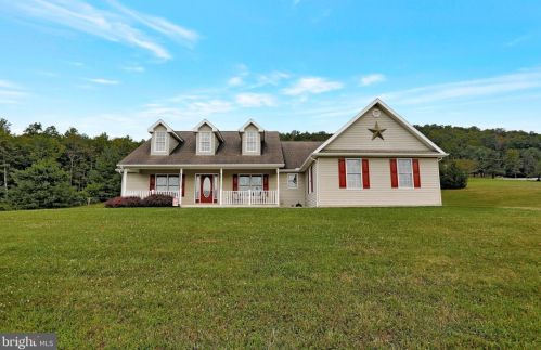 325 Meadows Ln, Mc Connellsburg, PA 17233-8407