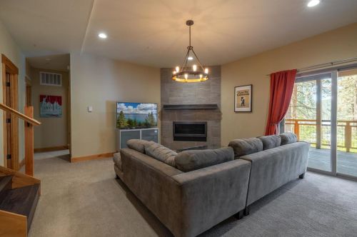 11639 Rocky Ln, Truckee CA  96161-4933 exterior