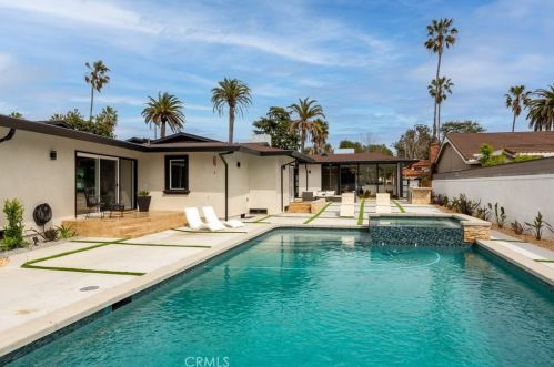 3841 Pacific Ave, Long Beach CA  90807-3227 exterior