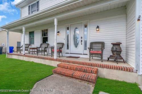 6 Diane Dr, Bricktown NJ  08724-4367 exterior