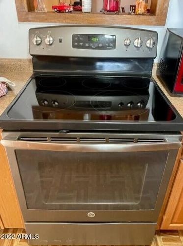 5737 38 Ave, Phoenix AZ 85053-3755 exterior