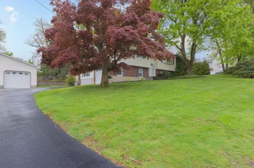 54 Washburns Ln, Stony Point, NY 10980-2415