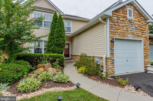 147 Canterbury Ln, Blue Bell, PA 19422-1278