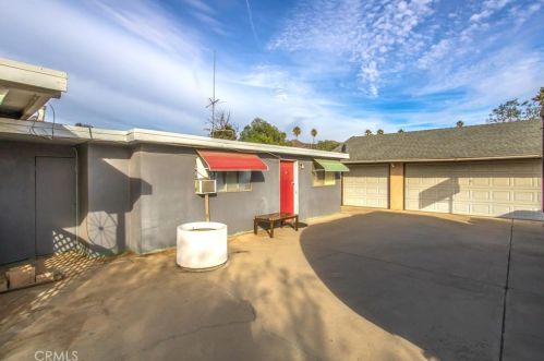 8435 Mission Blvd, Riverside CA  92509-2976 exterior