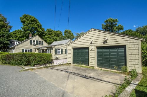 151 Hull St, Cohasset MA 02025-1007 exterior