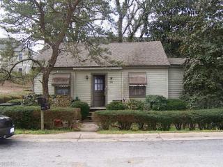 210 Drummonds Ln, Smithfield, VA 23430-1319
