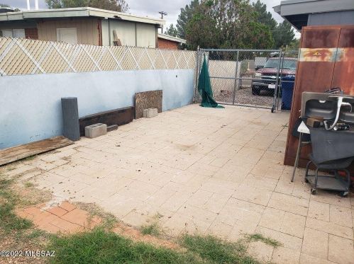 6633 Stella Rd, Tucson, AZ 85730-2245