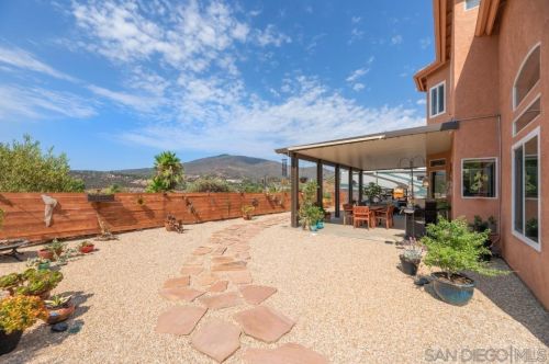 1497 Miss Elle Way, Alpine CA  91901-3981 exterior