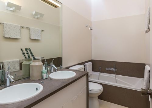 25209 Ln Loma Dr, Los Altos CA 94022-4540 exterior