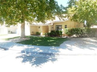 2521 Overland Ave, Lancaster, CA 93536-6413