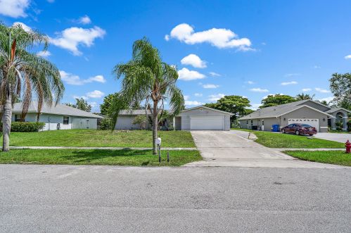 126 Valencia St, West Palm Beach, FL 33411-1114