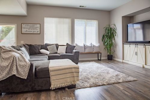 1172 Shooting Star Dr, Beaumont CA  92223-8437 exterior