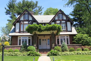 40 Oriole Ave, Yonkers, NY 10708-2504