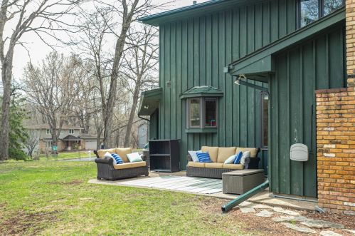 2600 Comstock Ln, Minneapolis MN 55447-1831 exterior