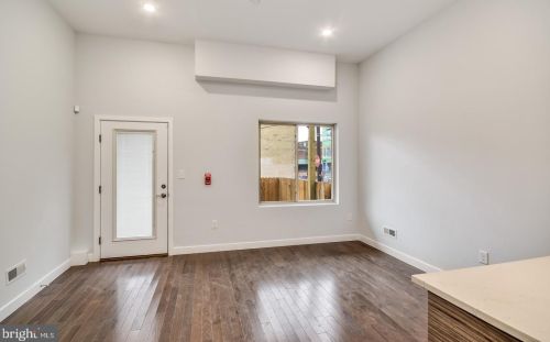 1922 6th St, Philadelphia PA  19122-2104 exterior