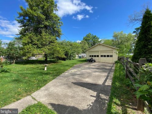 605 Linden Ave, Riverton NJ  08077-1415 exterior