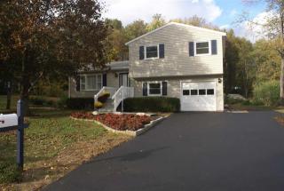 15 Kingsley Ave, Fortsville, NY 12831-2431