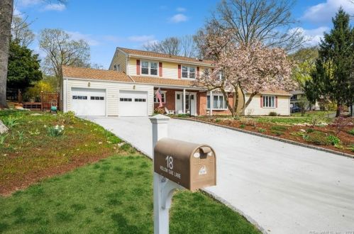 18 Hollow Oak Ln, Stamford, CT 06905-2309