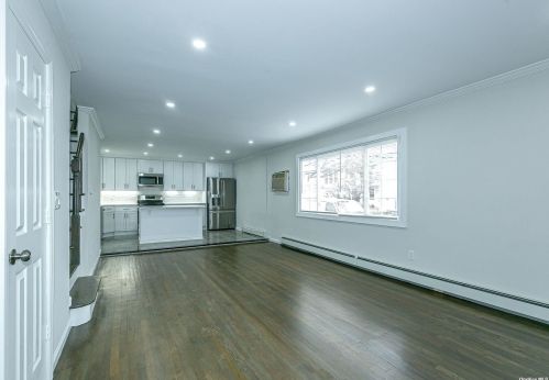 34 5th Ave, New Hyde Park NY  11040-5004 exterior