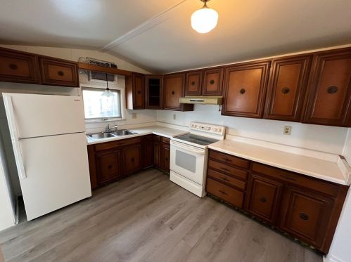 15 Cuyler Ave, Jeannette PA  15644-2218 exterior