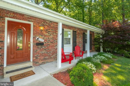 8345 Carrleigh Pkwy, Springfield, VA 22152-1825