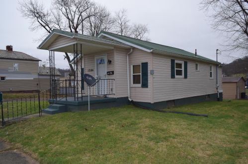1204 Moxahala Ave, Zanesville, OH 43701-5927