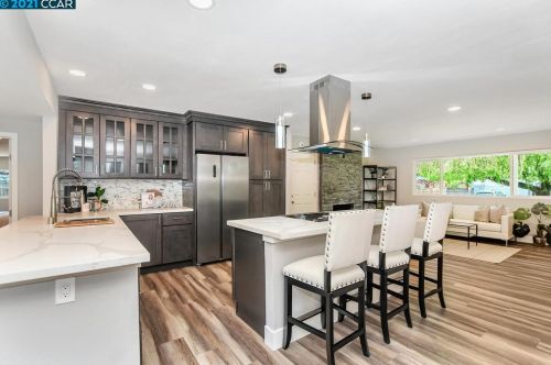 1704 Greer Ave, Concord CA  94521-2244 exterior