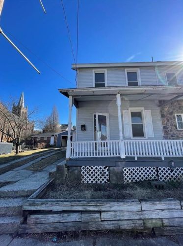 40 Ridge St, Coaldale PA  18218-1217 exterior