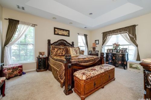 121 Constantine Way, Mount Sinai NY  11766-3005 exterior