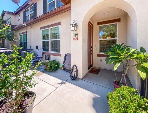 413 Avenida De La Luna, Vista, CA 92083-3630