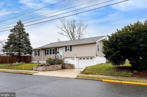 30 Bellmawr Ave, Gloucester NJ  08031-1329 exterior