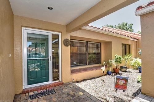 717 Reef Point Cir, Naples FL  34108-8702 exterior