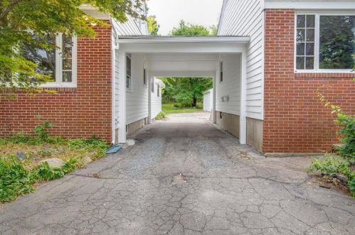 988 Hartford Ave, Providence, RI 02919-5062