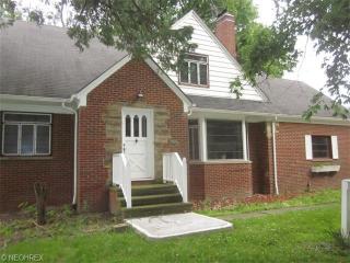 13324 Lake Shore Blvd, Cleveland, OH 44108-1151