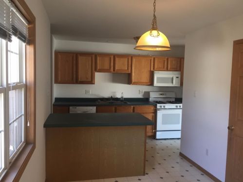 183 Mallard Pointe Dr, Valpo, IN 46385-7998