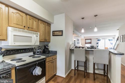 17 Yorktown Ct, Blue Bell PA 19422-2521 exterior