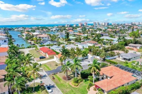 517 100th Ave, Naples, FL 34108-2235
