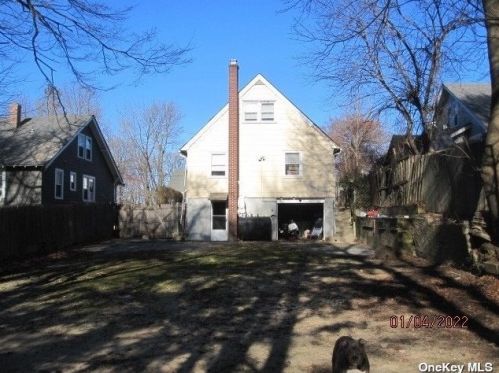 9 Cheshire St, Huntington Station, NY 11746-1214