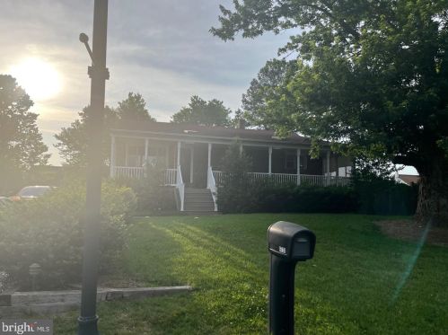 6720 Bleight Dr, Haymarket VA  20169-2927 exterior